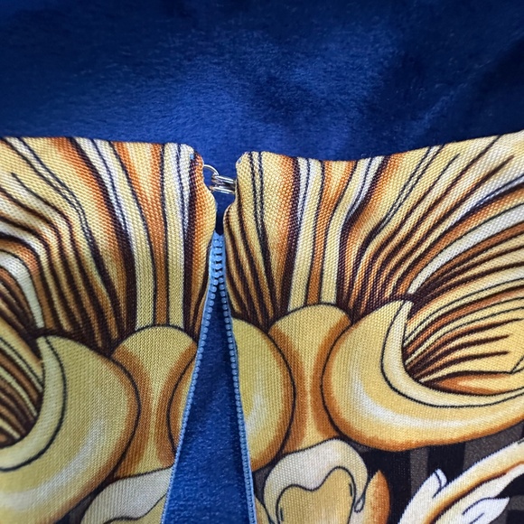 FENDACE GOWN - Picture 15 of 16